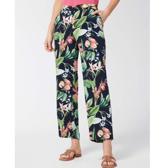 Chico's Pants - CHICO’S Floral Print Wide Leg Soft Crops Pants Lightweight Pockets Size .5 US 6